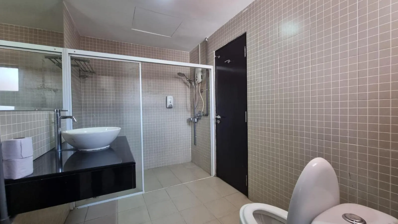 Kk Marina Court Resort Penthouse & Deluxe Condos Kota Kinabalu